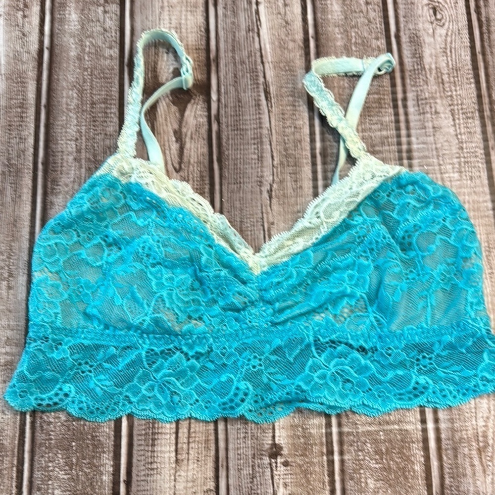 PINK Victoria's Secret Turquoise Lace Bralette with Cream Trim